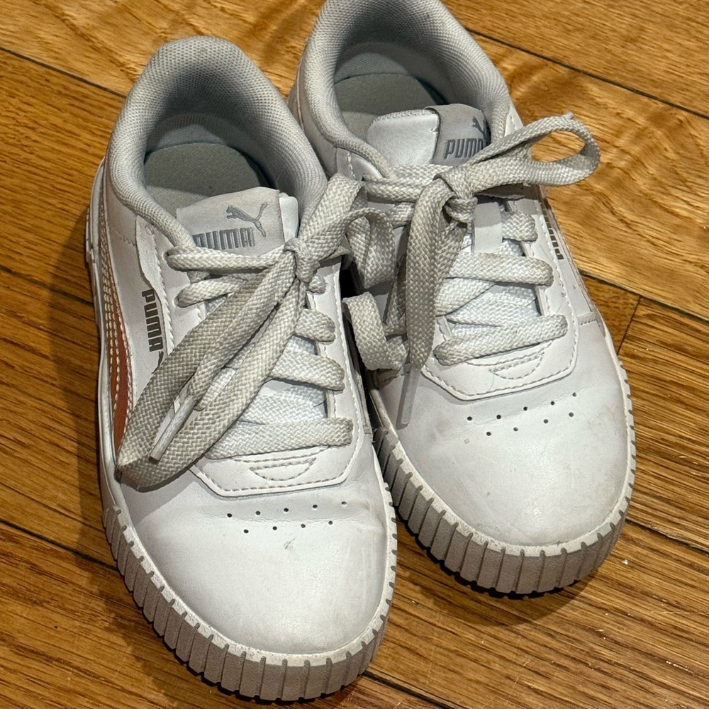 PUMA Girls Carina 2.0 Holo Sneakers